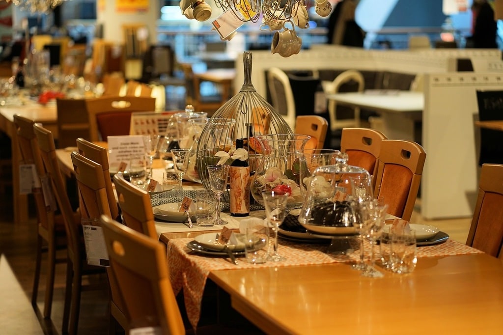 Saveurs nocturnes : les meilleurs plats pour diner en ville